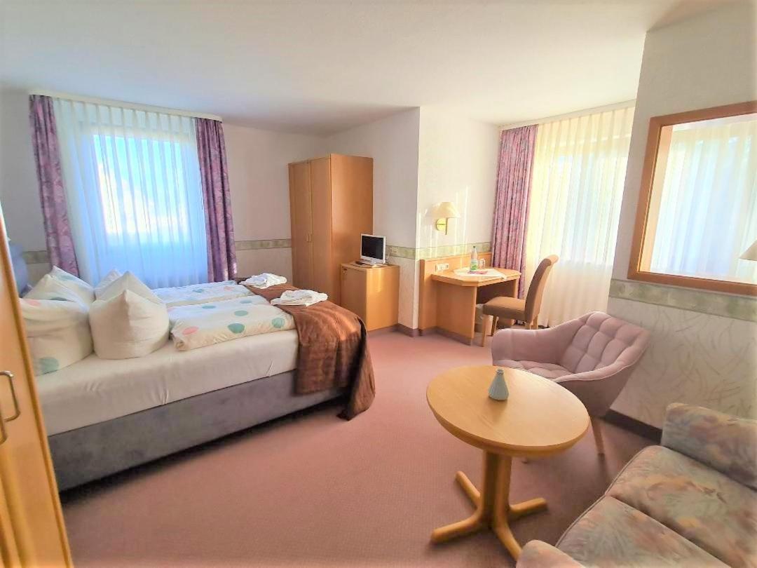 Familien-Hotel Am Traenkbachtal เฟราเอนวาล์ด ภายนอก รูปภาพ