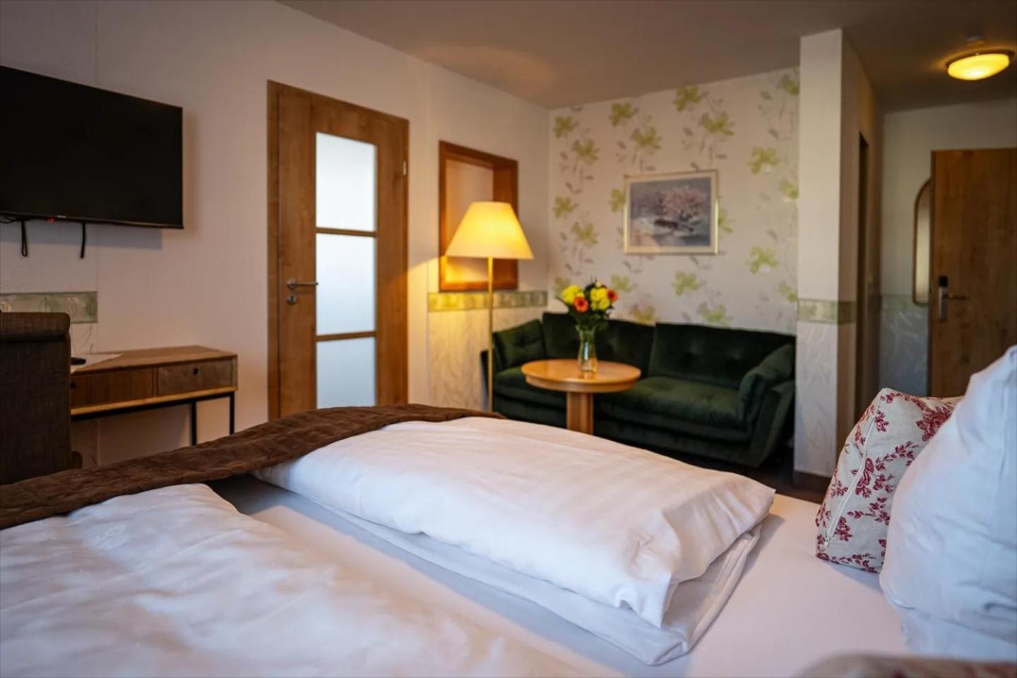 Familien-Hotel Am Traenkbachtal เฟราเอนวาล์ด ภายนอก รูปภาพ