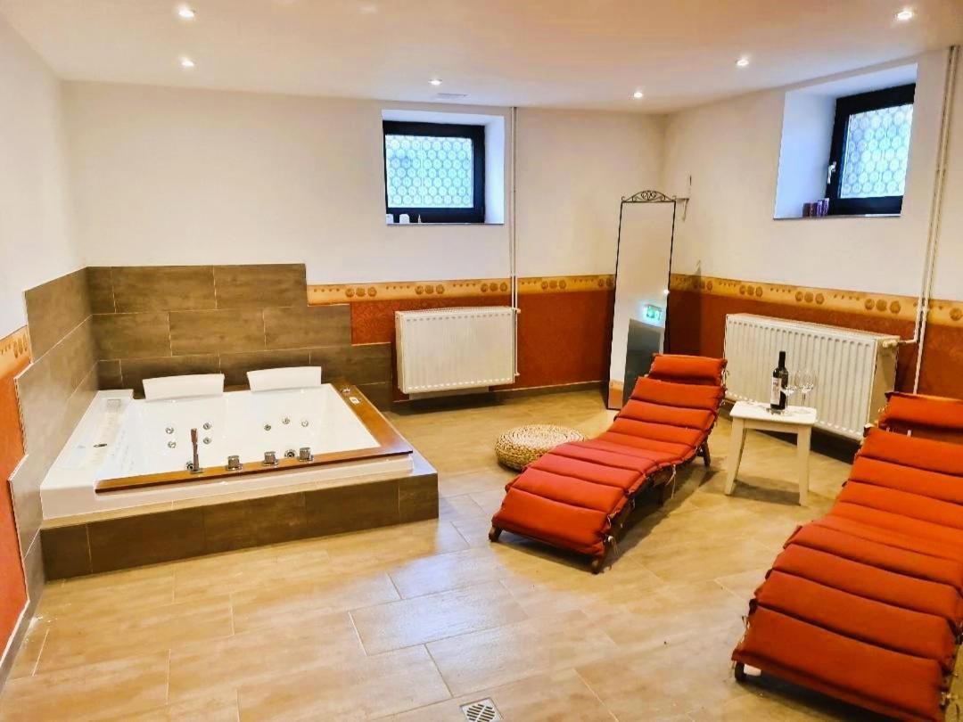 Familien-Hotel Am Traenkbachtal เฟราเอนวาล์ด ภายนอก รูปภาพ